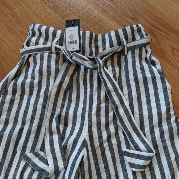 BNWT DYNAMITE WIDE LEG/CULOTTE PANTS - XS - Picture 3 of 4